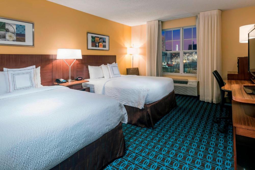 Queen Room with 2 Queen Beds interior
